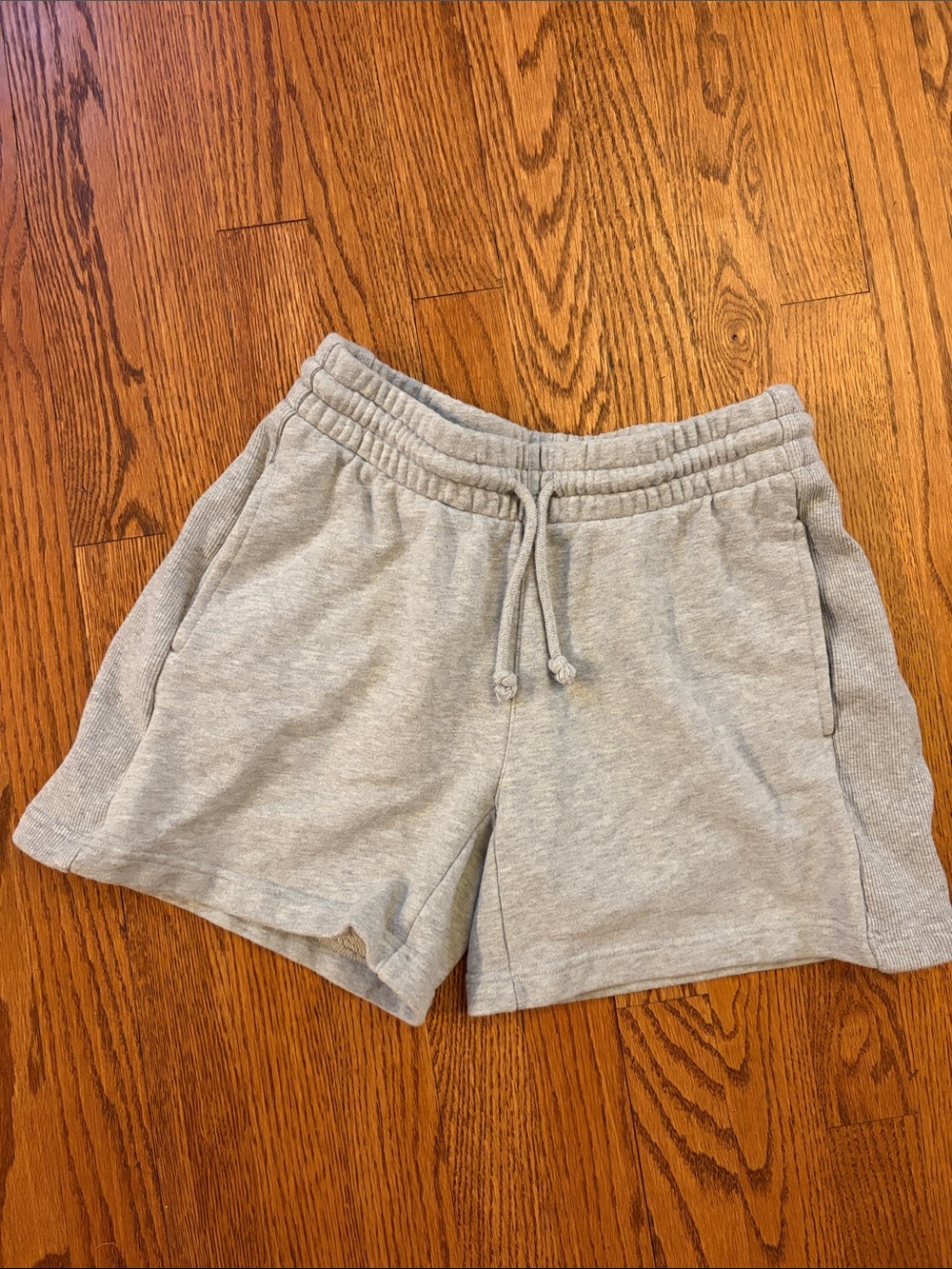 Aritzia TNA Heather Gray Drawstring Athletic Shorts with Ribbing XS